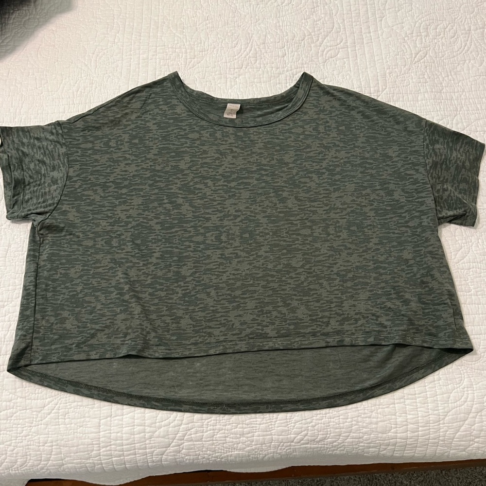 🍊Balance Collection Olive Green Cropped Athletic Tee Medium🍊